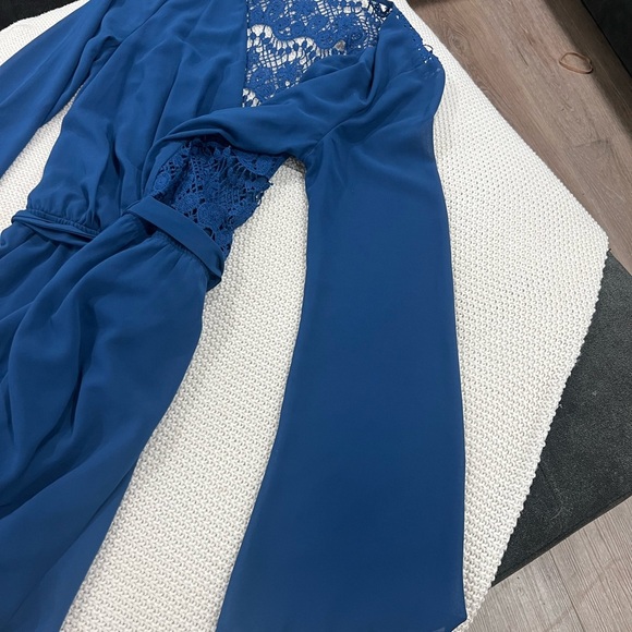 Double Zero Blue Bell Sleeve Romper - Picture 5 of 10